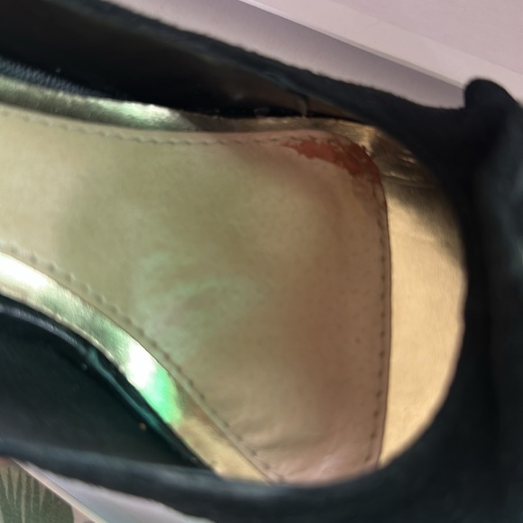 NUDE FOOTWEAR BLACK BEIGE PATENT LEATHER SUEDE RUFFLE PUMP HEELS  7.5 NEW - Picture 9 of 9